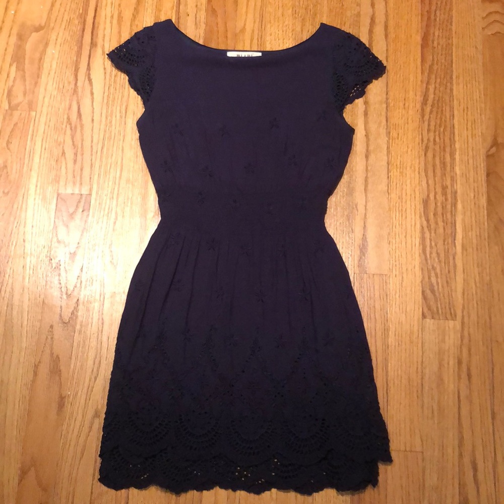 ✨SALE!✨Navy eyelet dress